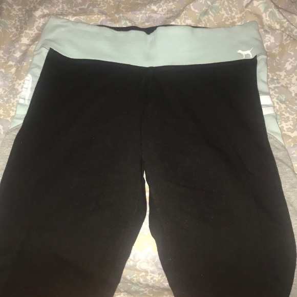 🚫SOLD🚫 VS PINK Capri leggings - Picture 6 of 10